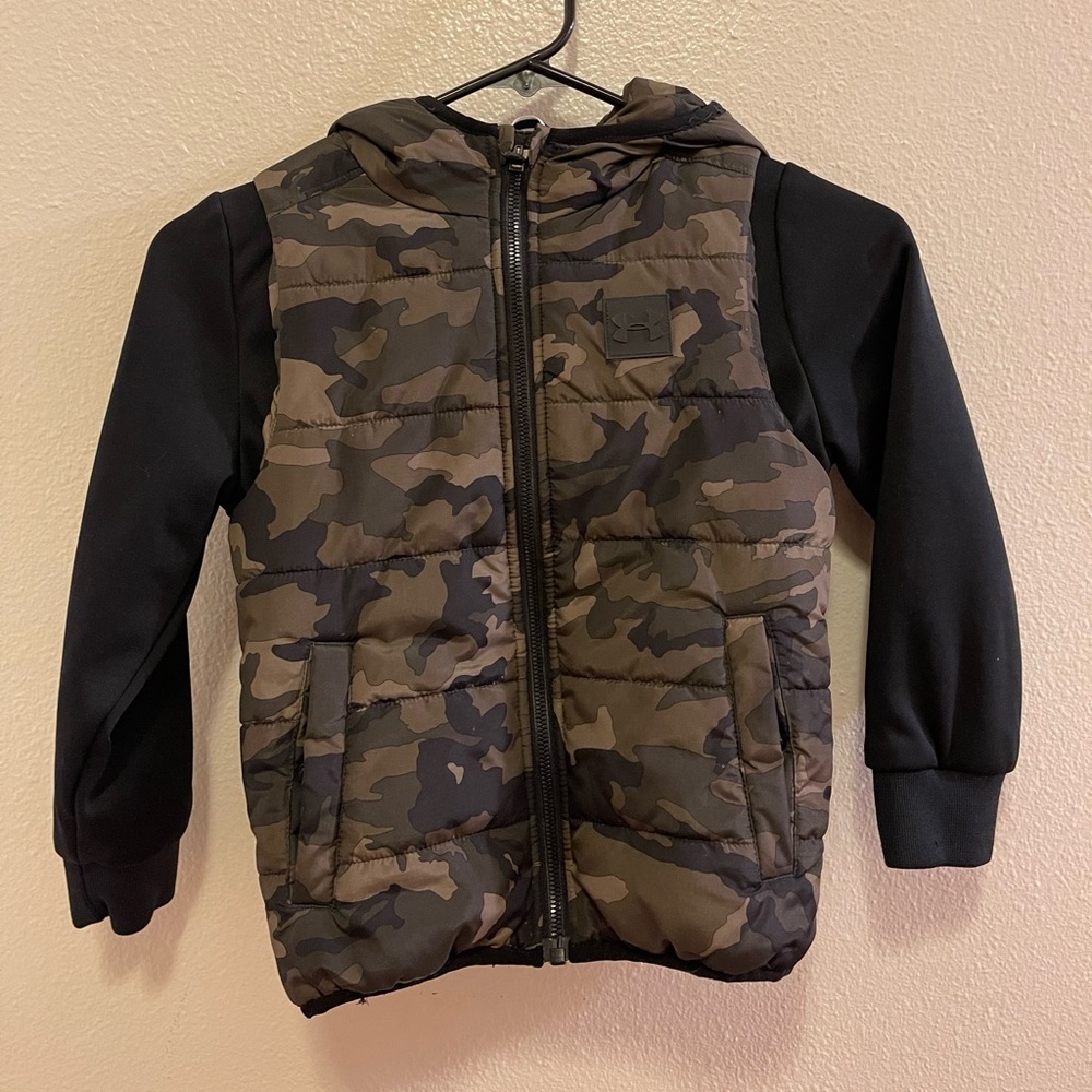 Boys Size 6 Army Green Camo UnderArmor Puffer Jacket
